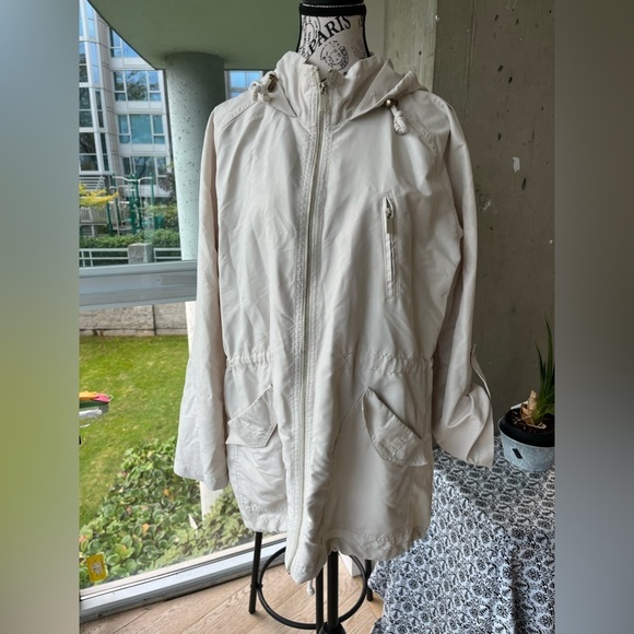 Lightweight jacket, size Large (370) - Picture 3 of 11